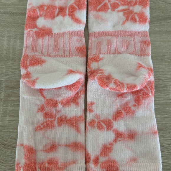 Lululemon Tie-Dye Crew Socks - Picture 2 of 4